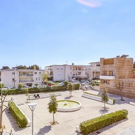 Lägenhet Les Alouettes Avec Terrasse, Garage Et Piscine *