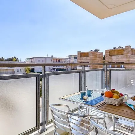 Les Alouettes Avec Terrasse, Garage Et Piscine