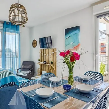Les Alouettes Avec Terrasse, Garage Et Piscine